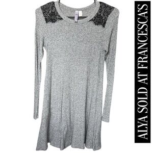 ❤️ Alya Gray Knit Dress with Lace Detail  Size XS